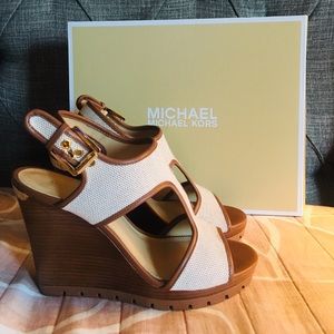 Michael Kors Gillian wedge